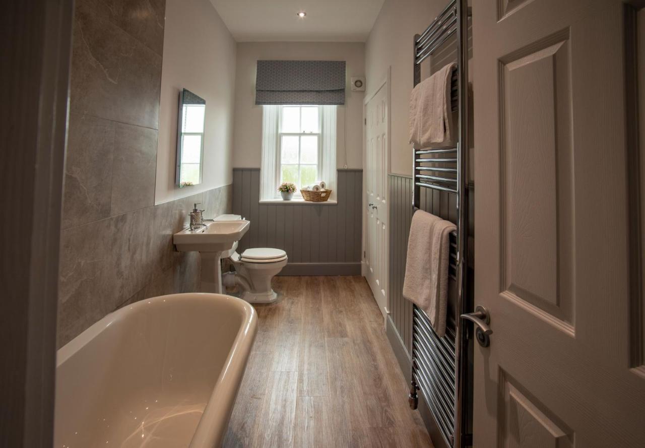 Laundry Cottage: Drumlanrig Castle Thornhill  Bagian luar foto