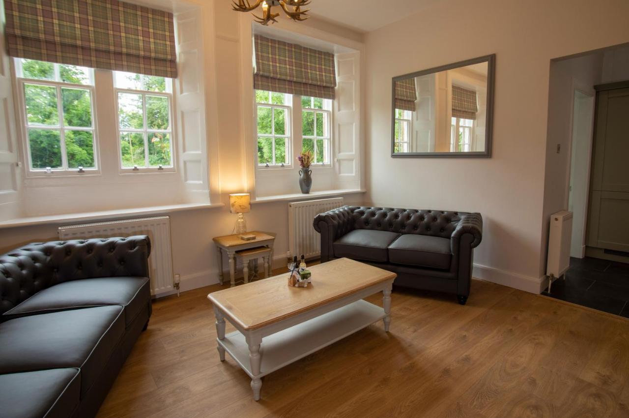 Laundry Cottage: Drumlanrig Castle Thornhill  Bagian luar foto
