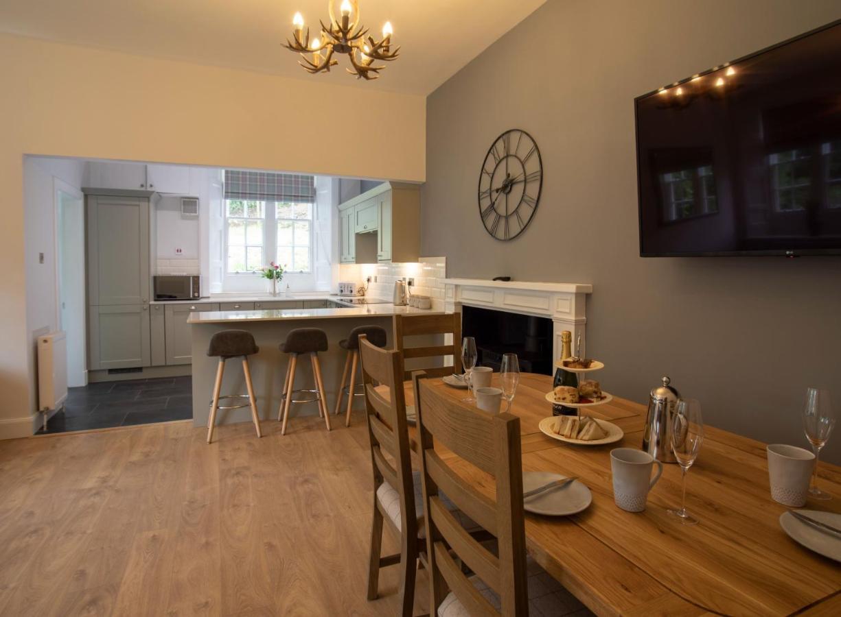 Laundry Cottage: Drumlanrig Castle Thornhill  Bagian luar foto