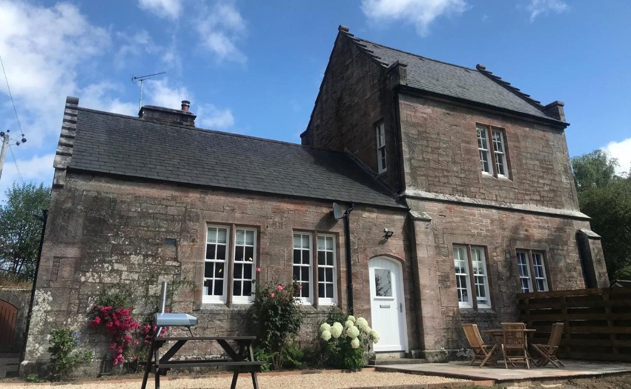 Laundry Cottage: Drumlanrig Castle Thornhill  Bagian luar foto