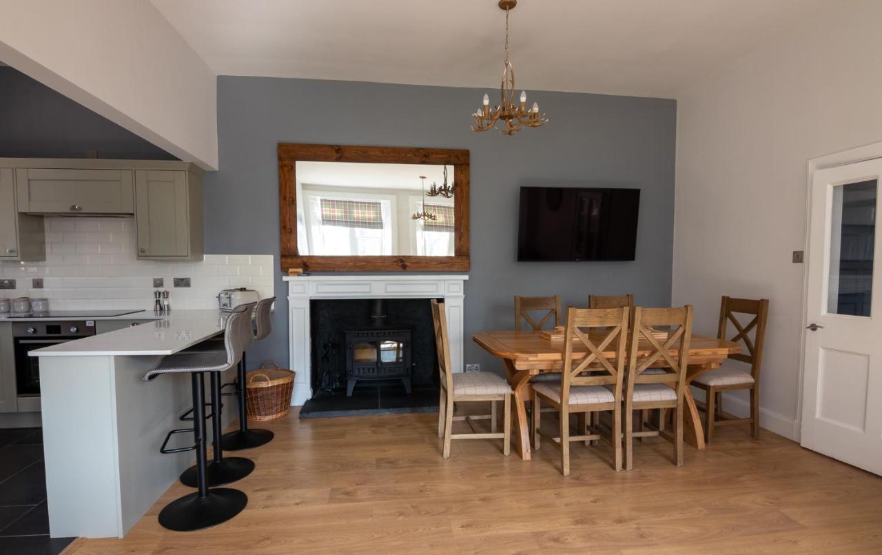 Laundry Cottage: Drumlanrig Castle Thornhill  Bagian luar foto