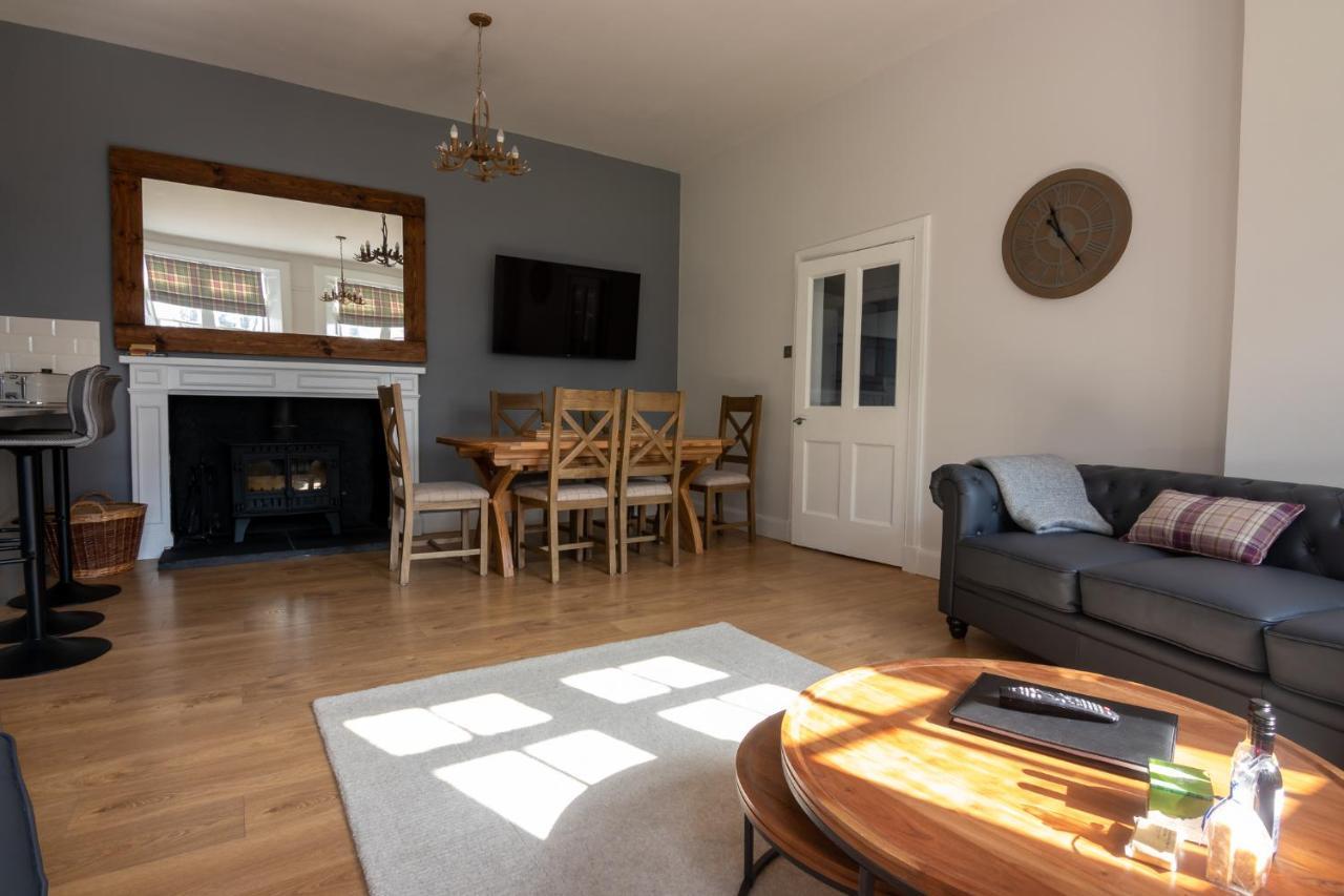 Laundry Cottage: Drumlanrig Castle Thornhill  Bagian luar foto