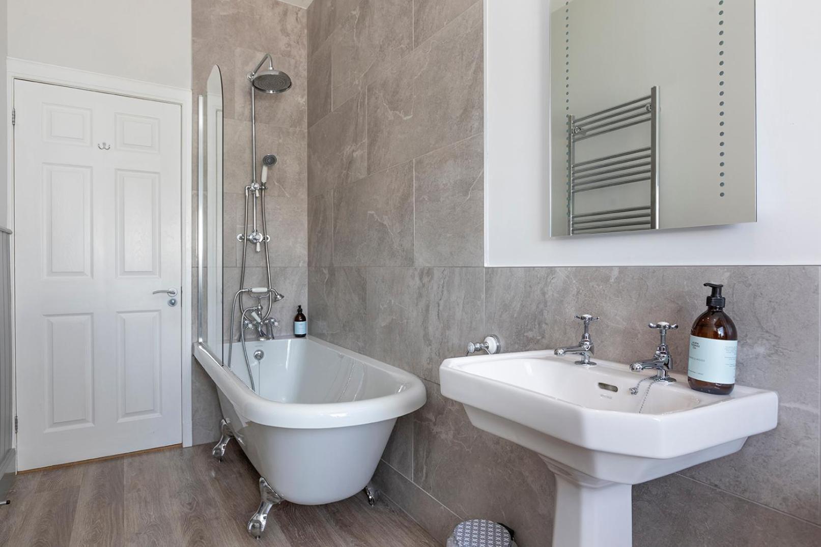 Laundry Cottage: Drumlanrig Castle Thornhill  Bagian luar foto